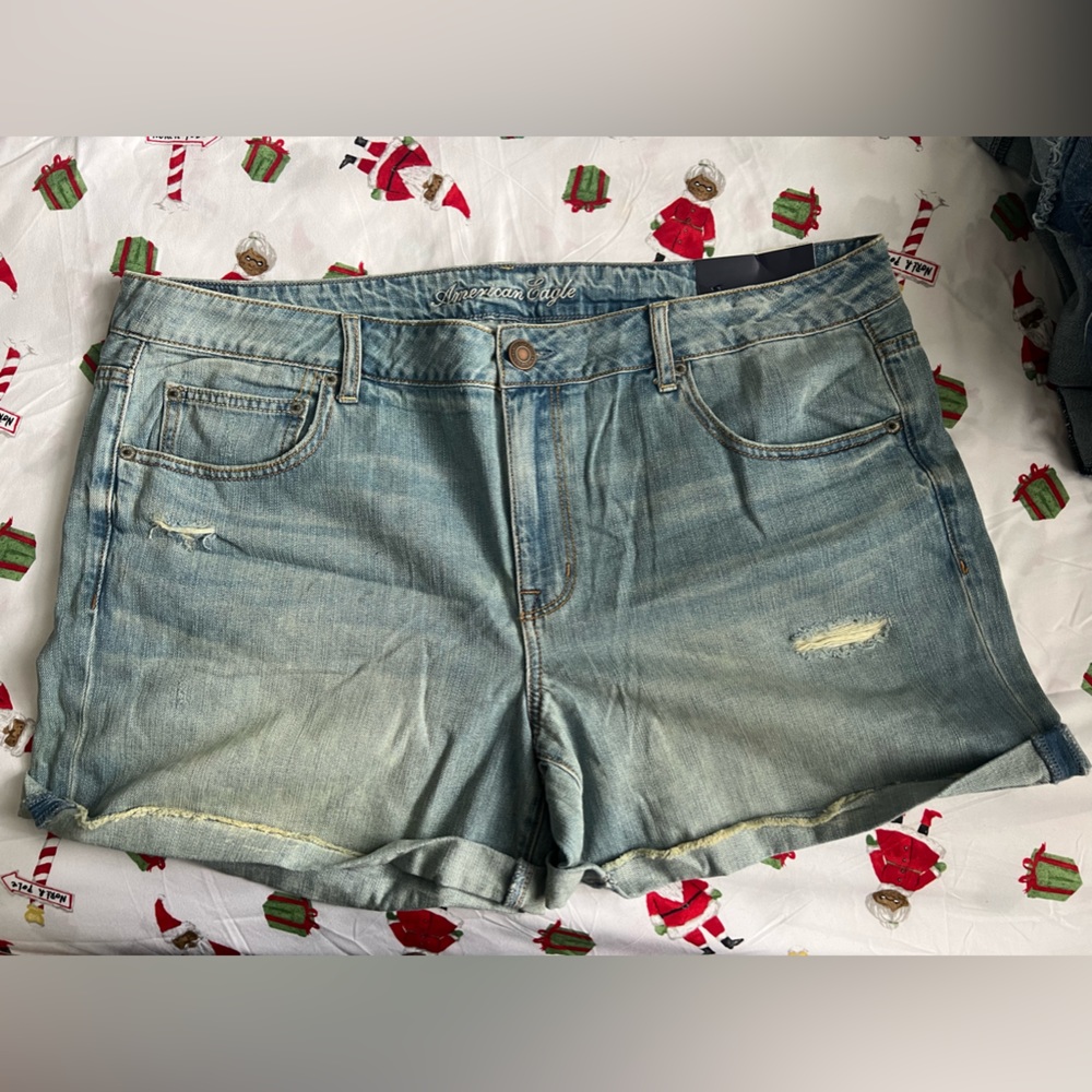 AE Boy midi size 18 New w tag
